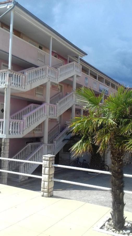 Apartment Leona Medulin Exterior photo